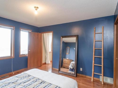 199 Valley Street, Thunder Bay, ON - Indoor Photo Showing Bedroom