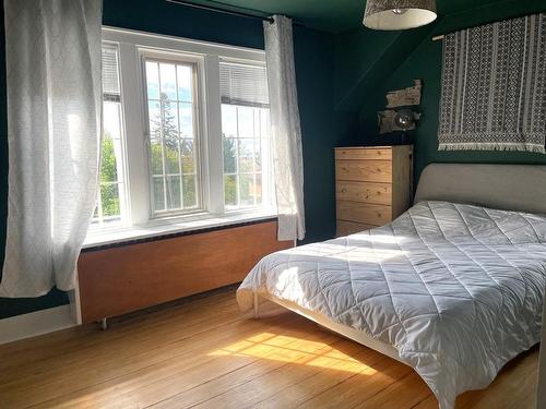 18 Peter Street, Thunder Bay, ON - Indoor Photo Showing Bedroom