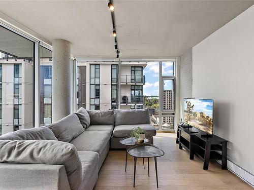 1507-989 Johnson St, Victoria, BC - Indoor Photo Showing Living Room