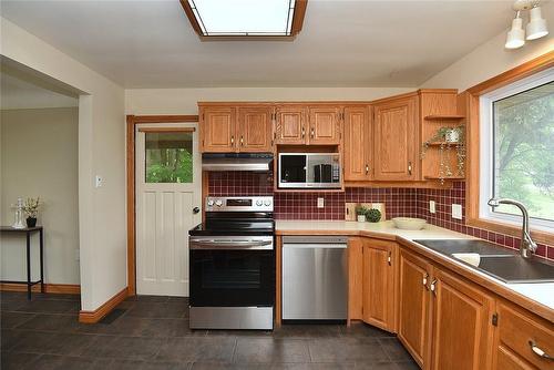731 Old Hwy 8, Rockton, ON - Indoor Photo Showing Kitchen With Double Sink