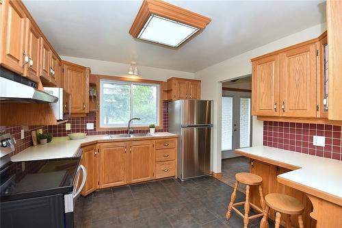 731 Old Hwy 8, Rockton, ON - Indoor Photo Showing Kitchen