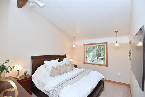 731 Old Hwy 8, Rockton, ON - Indoor Photo Showing Bedroom