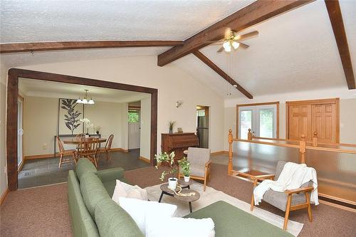 731 Old Hwy 8, Rockton, ON - Indoor Photo Showing Living Room
