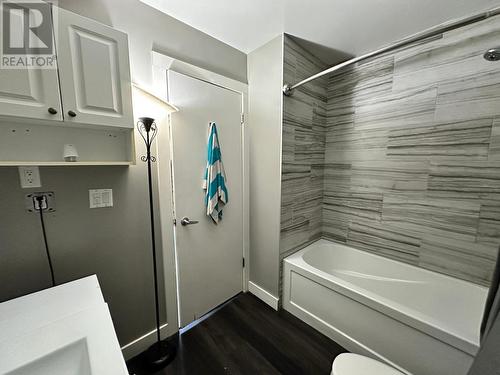 1791 78Th Avenue, Grand Forks, BC - Indoor Photo Showing Bathroom