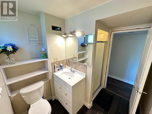 1791 78Th Avenue, Grand Forks, BC - Indoor Photo Showing Bathroom