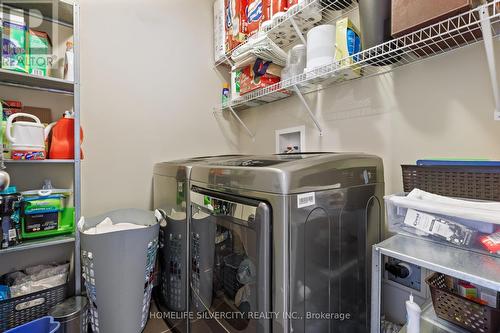 1831 Reilly Walk, London, ON - Indoor Photo Showing Laundry Room