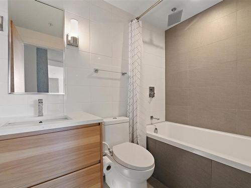 702-989 Johnson St, Victoria, BC - Indoor Photo Showing Bathroom