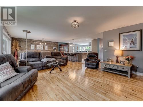 4700 Schubert Road, Armstrong, BC - Indoor Photo Showing Living Room