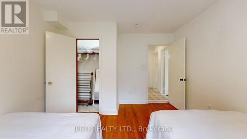 5177 Kitchener Street, Niagara Falls, ON - Indoor Photo Showing Bedroom