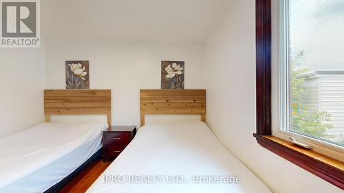 5177 Kitchener Street, Niagara Falls, ON - Indoor Photo Showing Bedroom