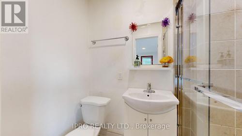 5177 Kitchener Street, Niagara Falls, ON - Indoor Photo Showing Bathroom