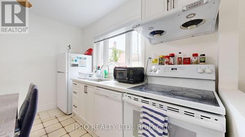 5177 Kitchener Street, Niagara Falls, ON - Indoor Photo Showing Kitchen