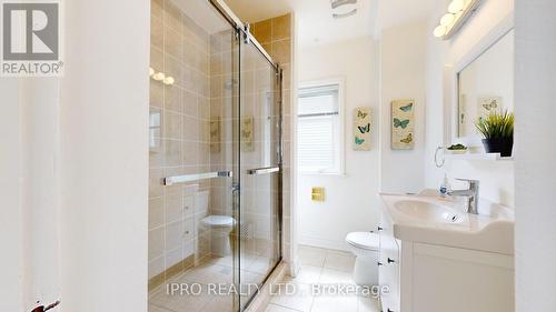 5177 Kitchener Street, Niagara Falls, ON - Indoor Photo Showing Bathroom