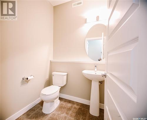 307 Gillies Crescent, Saskatoon, SK - Indoor Photo Showing Bathroom