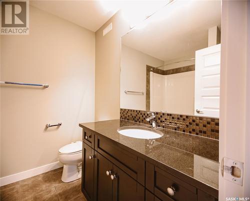 307 Gillies Crescent, Saskatoon, SK - Indoor Photo Showing Bathroom