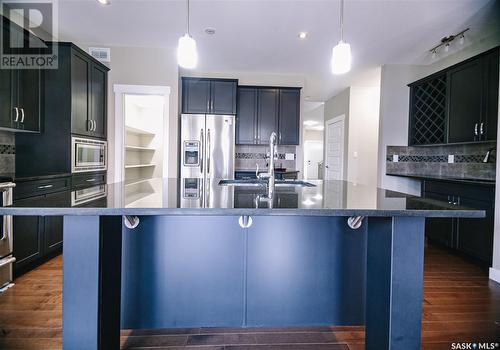 307 Gillies Crescent, Saskatoon, SK - Indoor Photo Showing Kitchen With Upgraded Kitchen