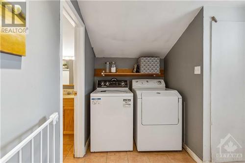 359 Carleton Street, Carleton Place, ON - Indoor Photo Showing Laundry Room