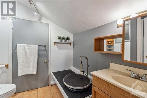 359 Carleton Street, Carleton Place, ON - Indoor Photo Showing Bathroom