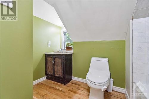 359 Carleton Street, Carleton Place, ON - Indoor Photo Showing Bathroom
