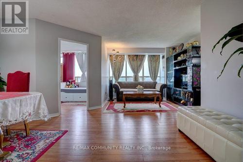 628 - 3 Greystone Walk Drive, Toronto (Kennedy Park), ON - Indoor Photo Showing Living Room