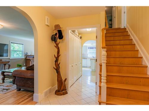 502 7Th Street, Castlegar, BC - Indoor Photo Showing Other Room