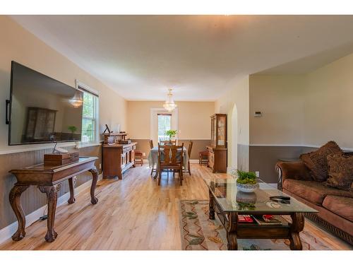 502 7Th Street, Castlegar, BC - Indoor