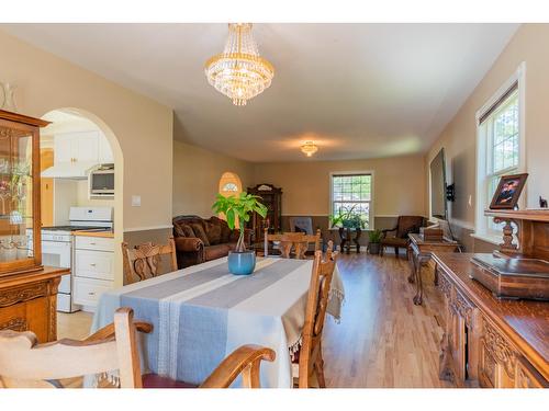 502 7Th Street, Castlegar, BC - Indoor Photo Showing Dining Room