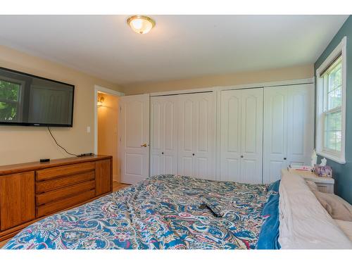 502 7Th Street, Castlegar, BC - Indoor Photo Showing Bedroom