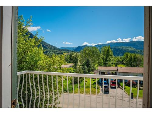 502 7Th Street, Castlegar, BC - Outdoor With View