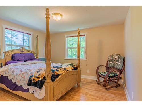 502 7Th Street, Castlegar, BC - Indoor Photo Showing Bedroom