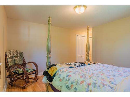 502 7Th Street, Castlegar, BC - Indoor Photo Showing Bedroom