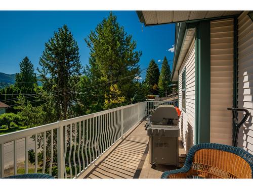 502 7Th Street, Castlegar, BC - Outdoor With Exterior