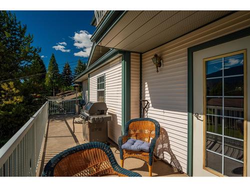 502 7Th Street, Castlegar, BC - Outdoor With Exterior