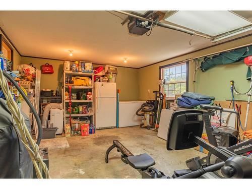 502 7Th Street, Castlegar, BC - Indoor Photo Showing Garage