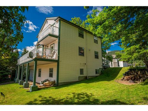 502 7Th Street, Castlegar, BC - Outdoor With Balcony