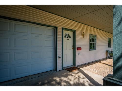 502 7Th Street, Castlegar, BC - Outdoor With Exterior