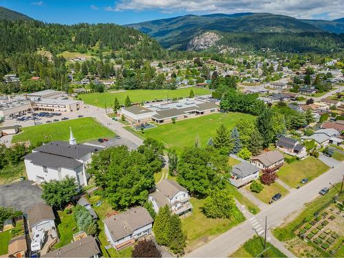 502 7Th Street, Castlegar, BC - Outdoor With View