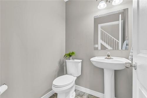 96 Highland Boulevard, Caledonia, ON - Indoor Photo Showing Bathroom