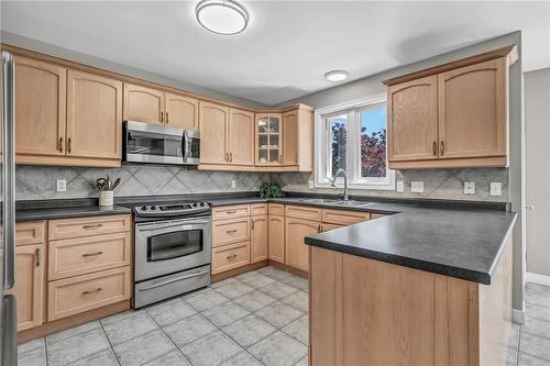 96 Highland Boulevard, Caledonia, ON - Indoor Photo Showing Kitchen With Double Sink