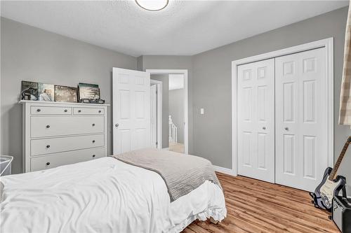 96 Highland Boulevard, Caledonia, ON - Indoor Photo Showing Bedroom