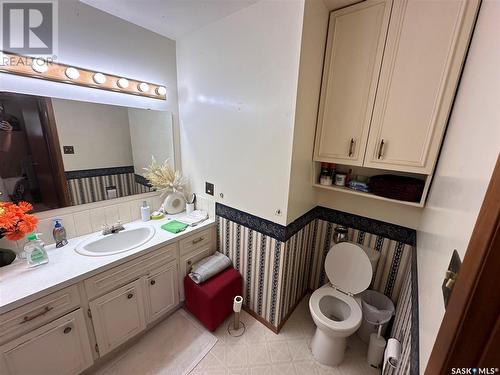 35 Laubach Avenue, Regina, SK - Indoor Photo Showing Bathroom