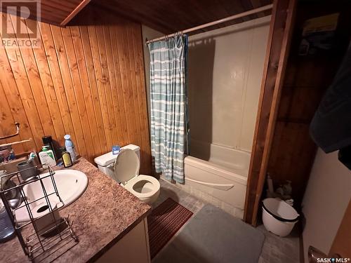 35 Laubach Avenue, Regina, SK - Indoor Photo Showing Bathroom