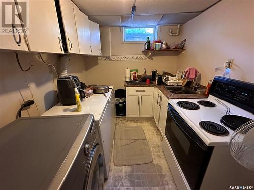 35 Laubach Avenue, Regina, SK - Indoor Photo Showing Laundry Room