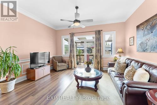 78 Angela Crescent, Niagara-On-The-Lake, ON - Indoor Photo Showing Living Room