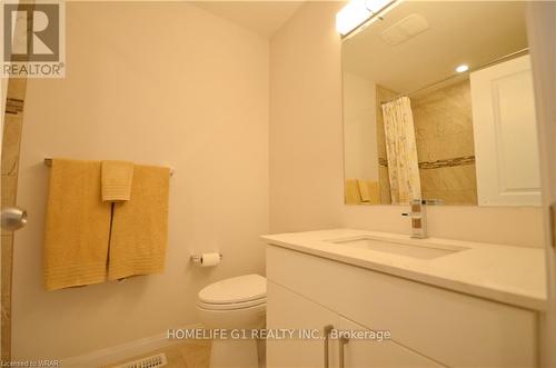 79 Eliza Avenue, Kitchener, ON - Indoor Photo Showing Bathroom