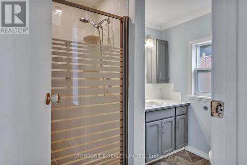 247 Bellevue Street, Peterborough, ON - Indoor Photo Showing Bathroom