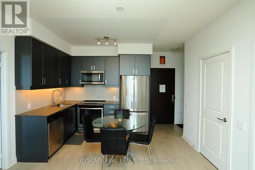 3022 - 8 Nahani Way, Mississauga, ON - Indoor Photo Showing Kitchen