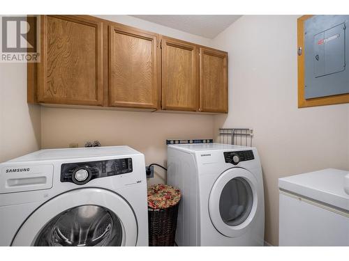 1035 Bernard Avenue Unit# 201, Kelowna, BC - Indoor Photo Showing Laundry Room