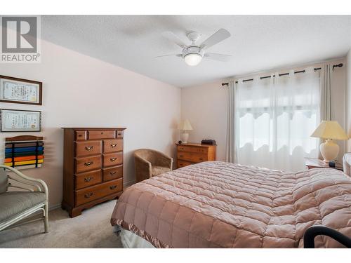 1035 Bernard Avenue Unit# 201, Kelowna, BC - Indoor Photo Showing Bedroom