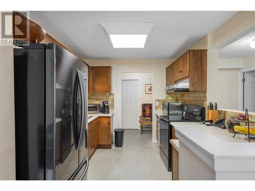 1035 Bernard Avenue Unit# 201, Kelowna, BC - Indoor Photo Showing Kitchen